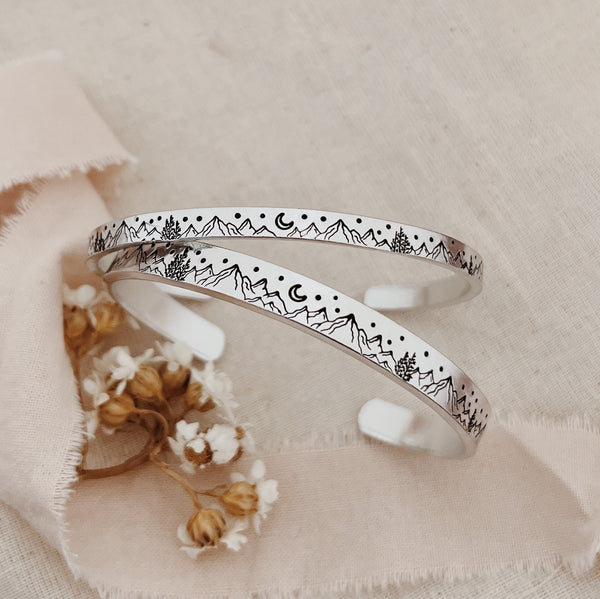Mountain Scene Adjustable Aluminium Bracelet