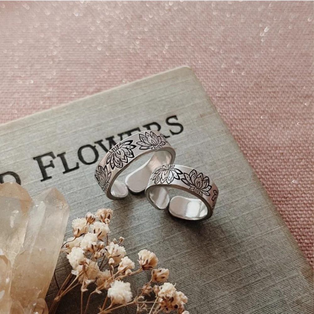 Lotus Continuous Pattern Ring - [LostPost]